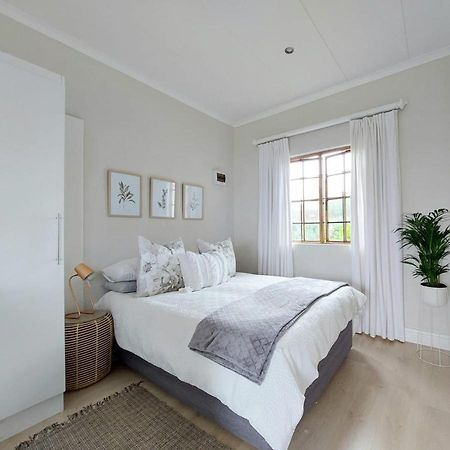 Upmarket Off Grid Cottage On Organic Farm In Secure Estate Howick Eksteriør bilde